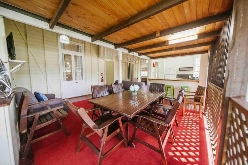 6 Bedroom + 2 Bath Apartment // Cairns Central Apartment in Cairns