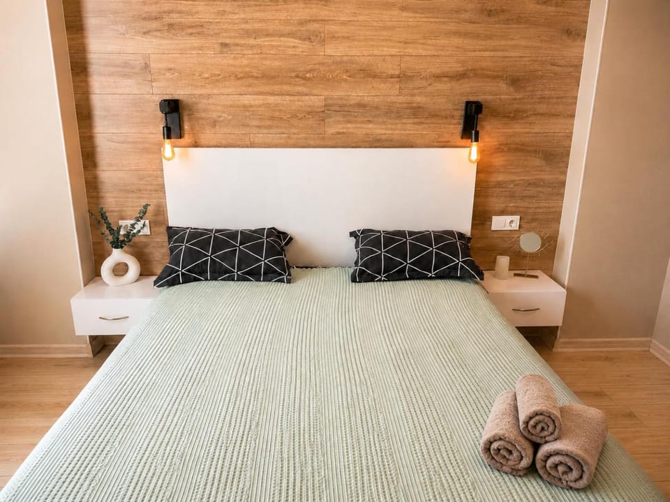 Bed, Bedroom