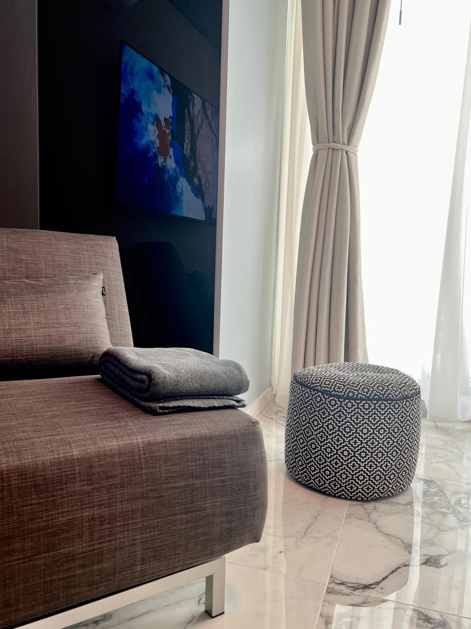 Blue Luxury Studio Apartment in Constanta