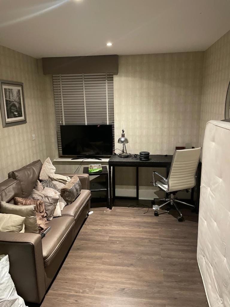 Luxurious Furnished Property Apartment in Harrow