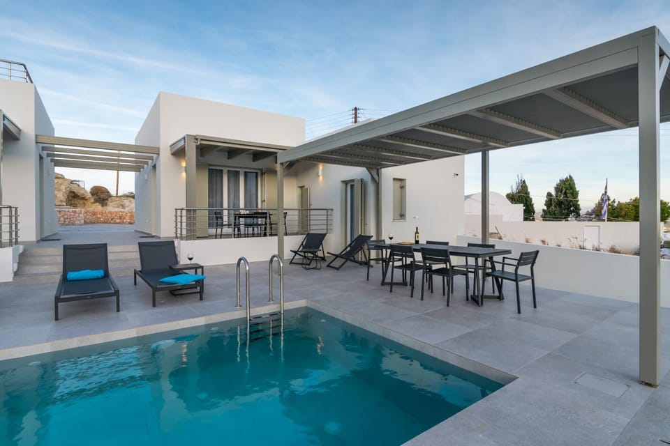 Balcony/Terrace, Balcony/Terrace, Swimming pool, Swimming pool