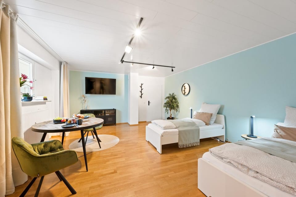 TV and multimedia, Living room, Dining area, Bedroom