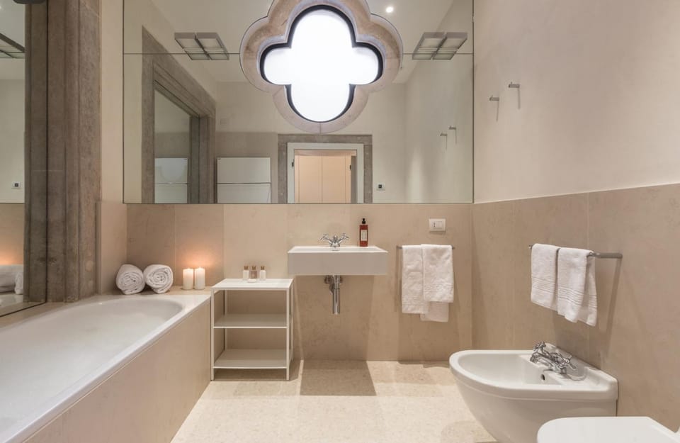 Toilet, Bathroom, Bath, towels