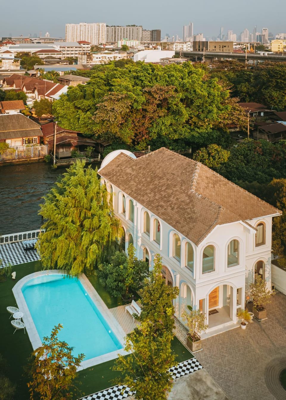 Property building, Swimming pool