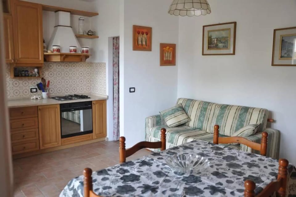 Kitchen or kitchenette, Living room, Dining area, pet friendly