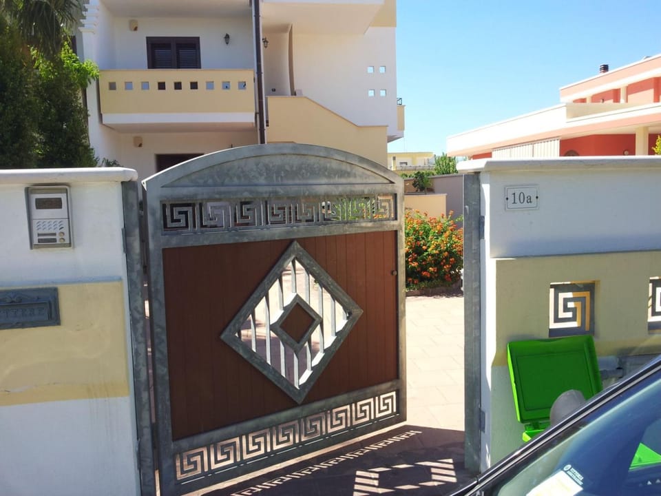 Property building, Street view