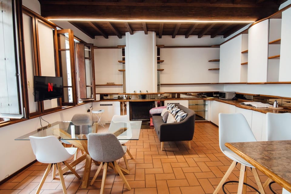 Communal lounge/ TV room, Living room