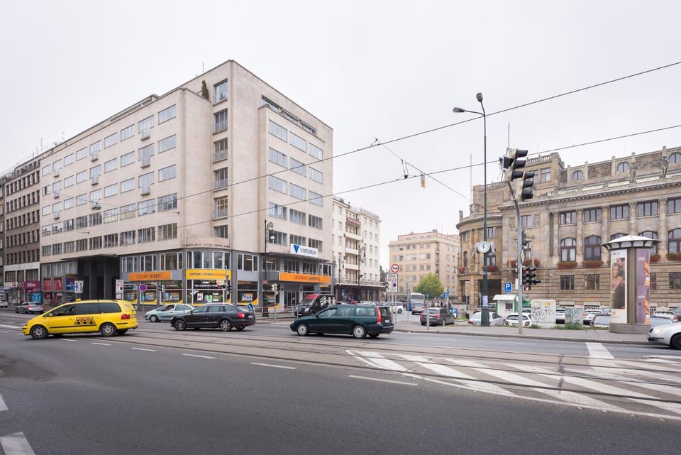 Property building, Day, Neighbourhood, Street view