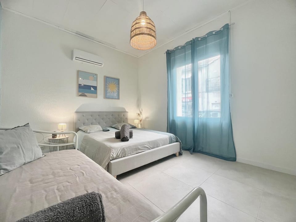 Le Cocon - Rénové, Clim, Terrasse, WIFI, Hypercentre, 5 personnes Apartment in Provence-Alpes-Côte d'Azur