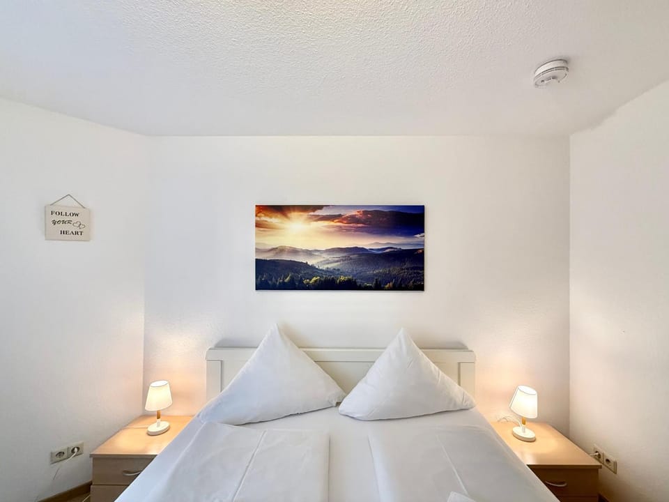 Bed, Decorative detail, Bedroom