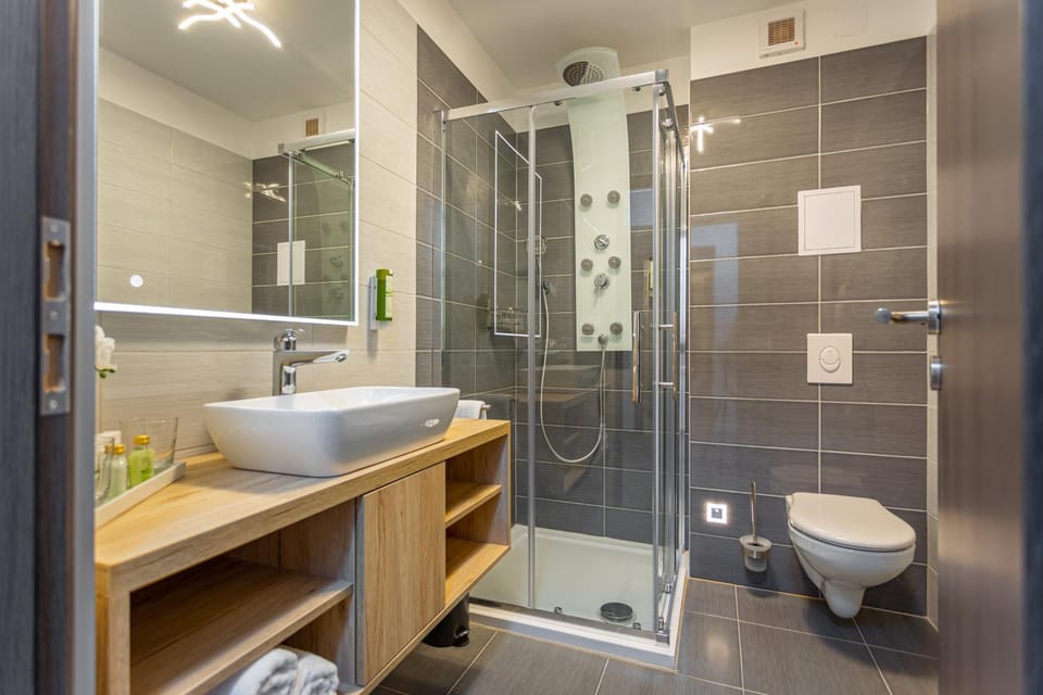 Shower, Bathroom