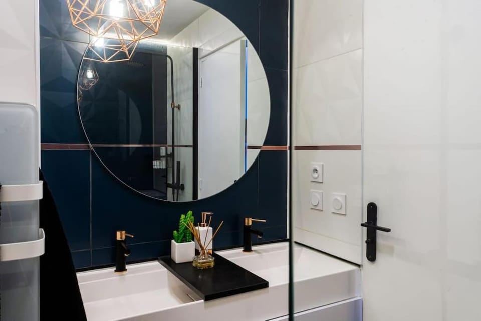 T3 Le Designer 4è-Terrasse-climatisation & Netflix Apartment in Marseille