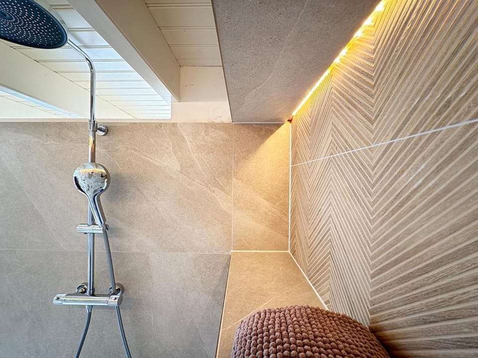 Shower, Bathroom, Bedroom