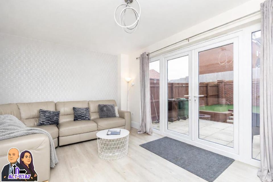 Patio, TV and multimedia, Living room, Seating area