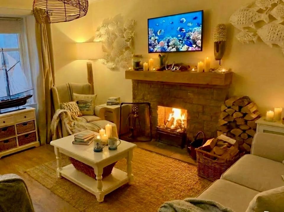 Romantic luxury Cottage right next to the ocean House in Scotland