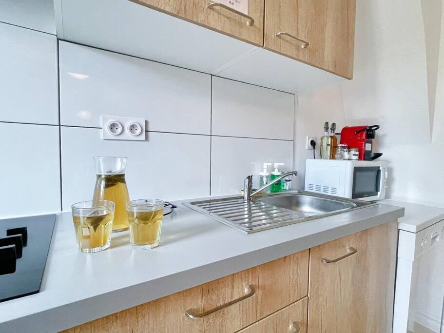 Coffee/tea facilities, dishwasher, microwave