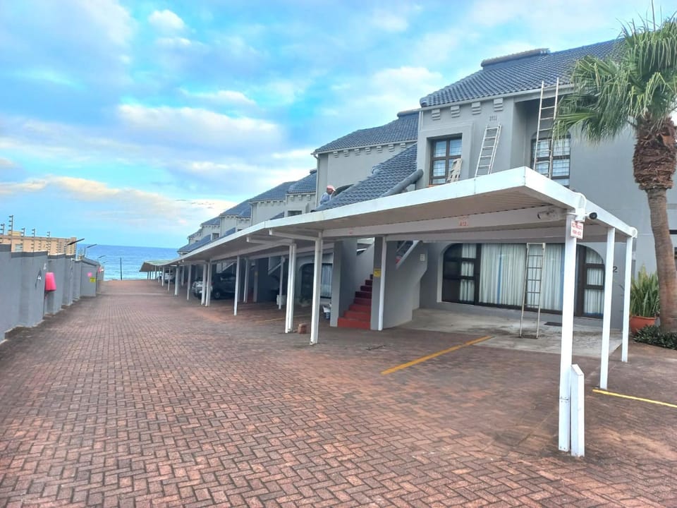 Uvongo cabanas House in Margate