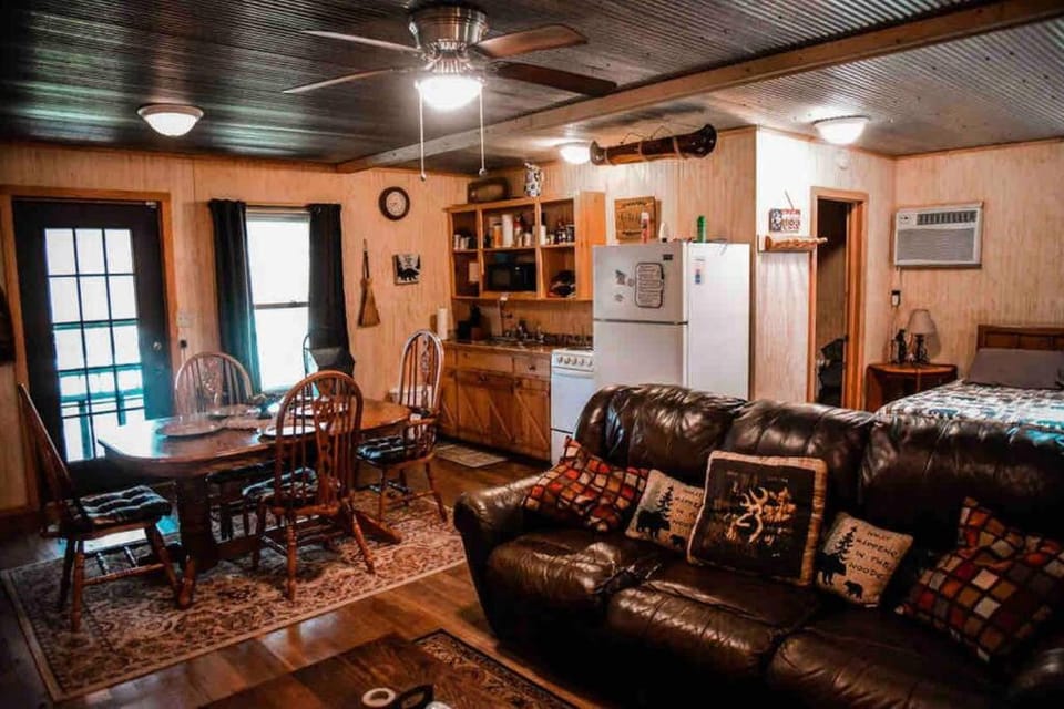Liberty Cabin on Collier Creek Cabin in Arkansas