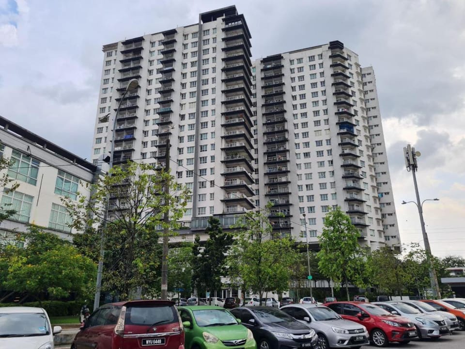1 min Next to LRT CHERAS 68 Apartment in Federal Territory of Kuala Lumpur