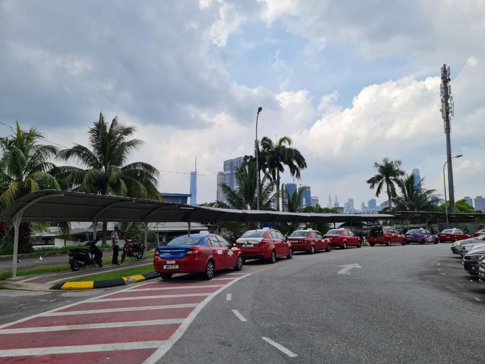 1 min Next to LRT CHERAS 68 Apartment in Federal Territory of Kuala Lumpur