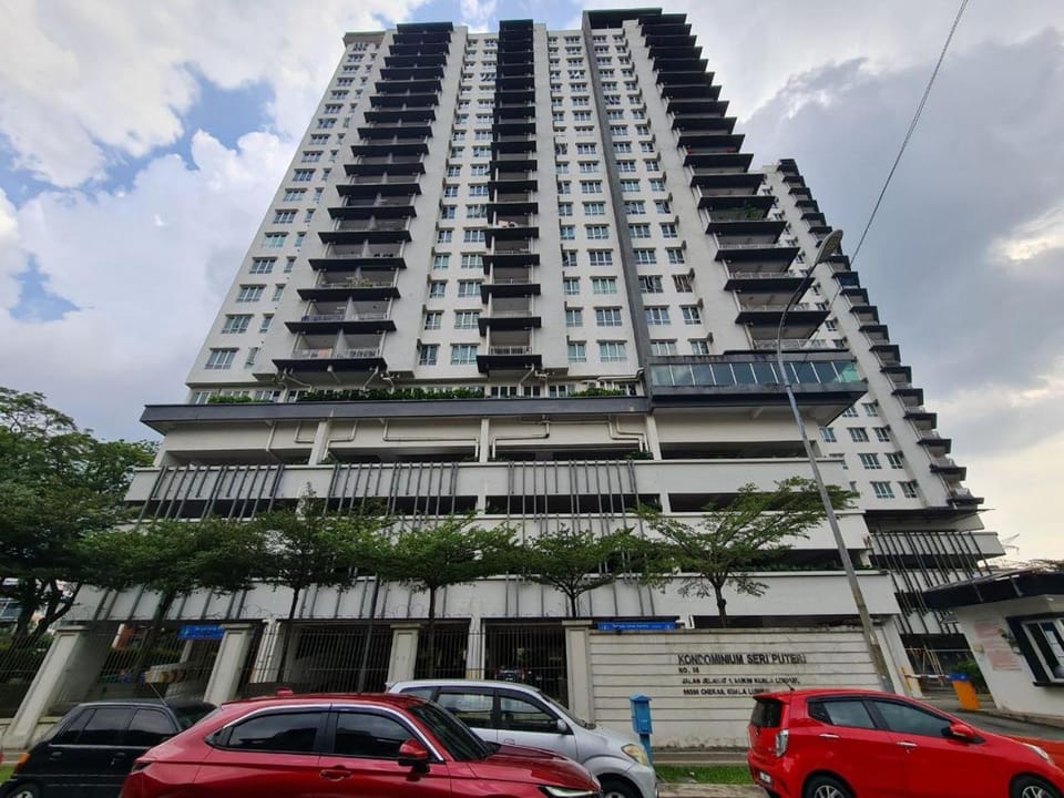 1 min Next to LRT CHERAS 68 Apartment in Federal Territory of Kuala Lumpur