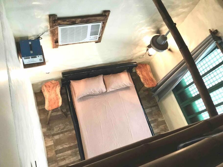 Capiz Beach Villa w/ pool (entire cottage for 12) Villa in Calabarzon