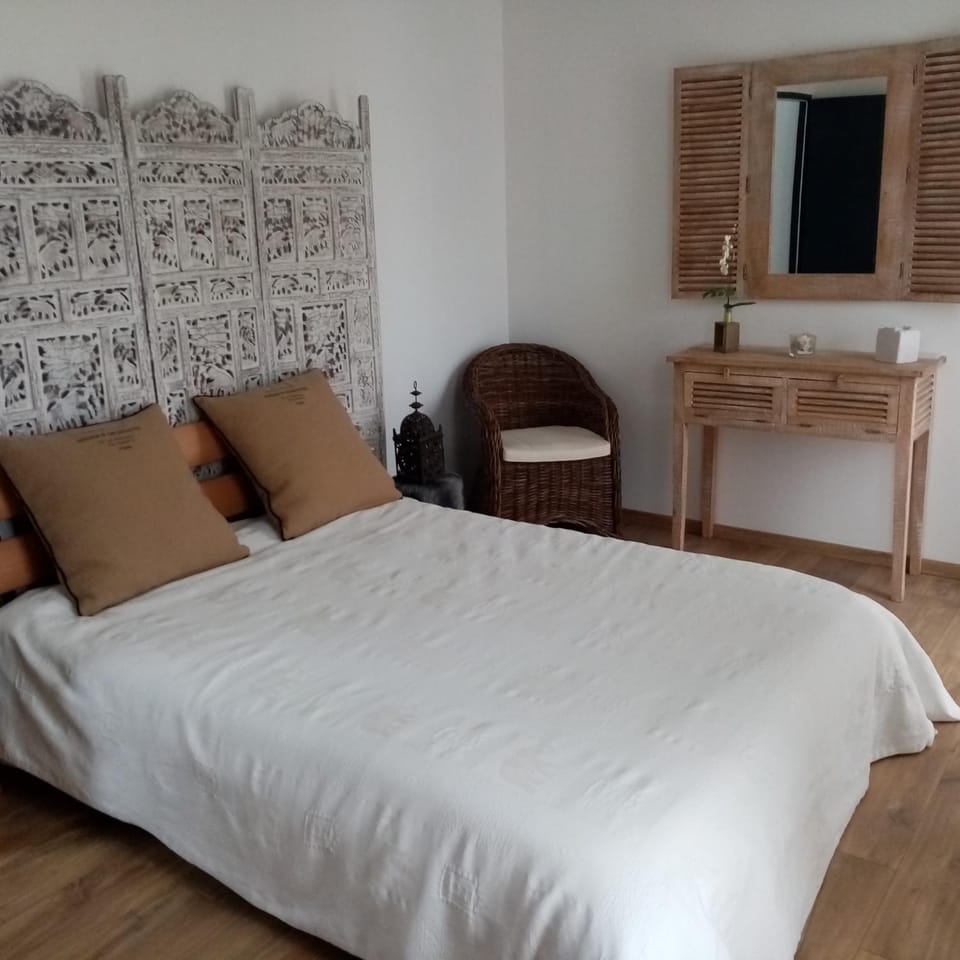 Chambre chez l'habitant Aux portes du Mans Evénements circuits du Mans Vacation rental in Centre-Val de Loire