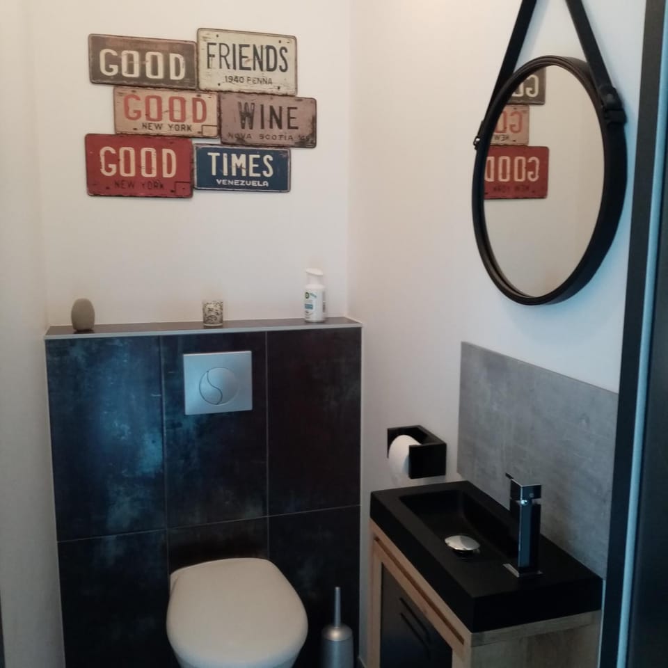 Chambre chez l'habitant Aux portes du Mans Evénements circuits du Mans Vacation rental in Centre-Val de Loire