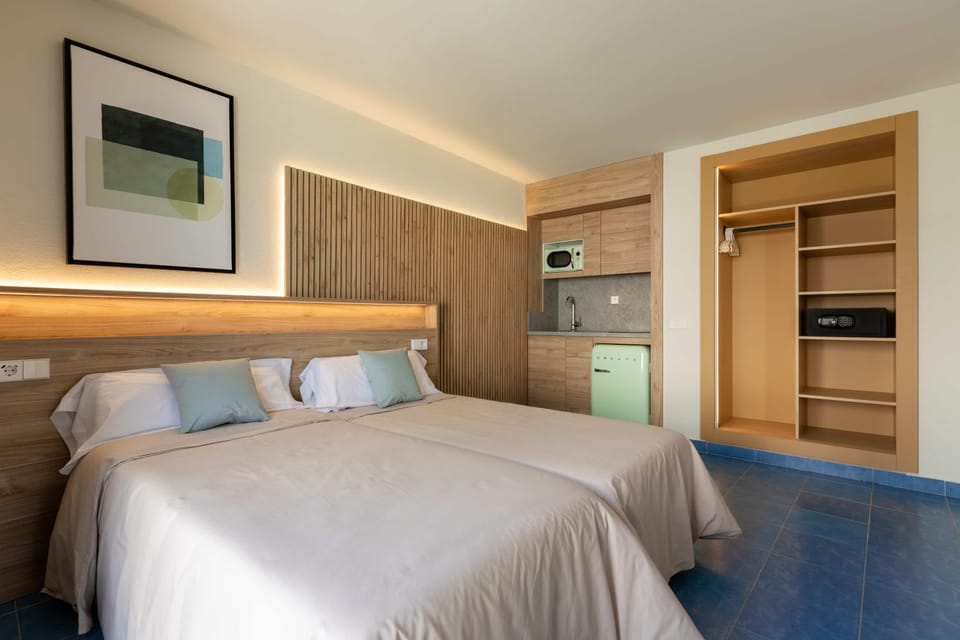 Bed, Photo of the whole room
