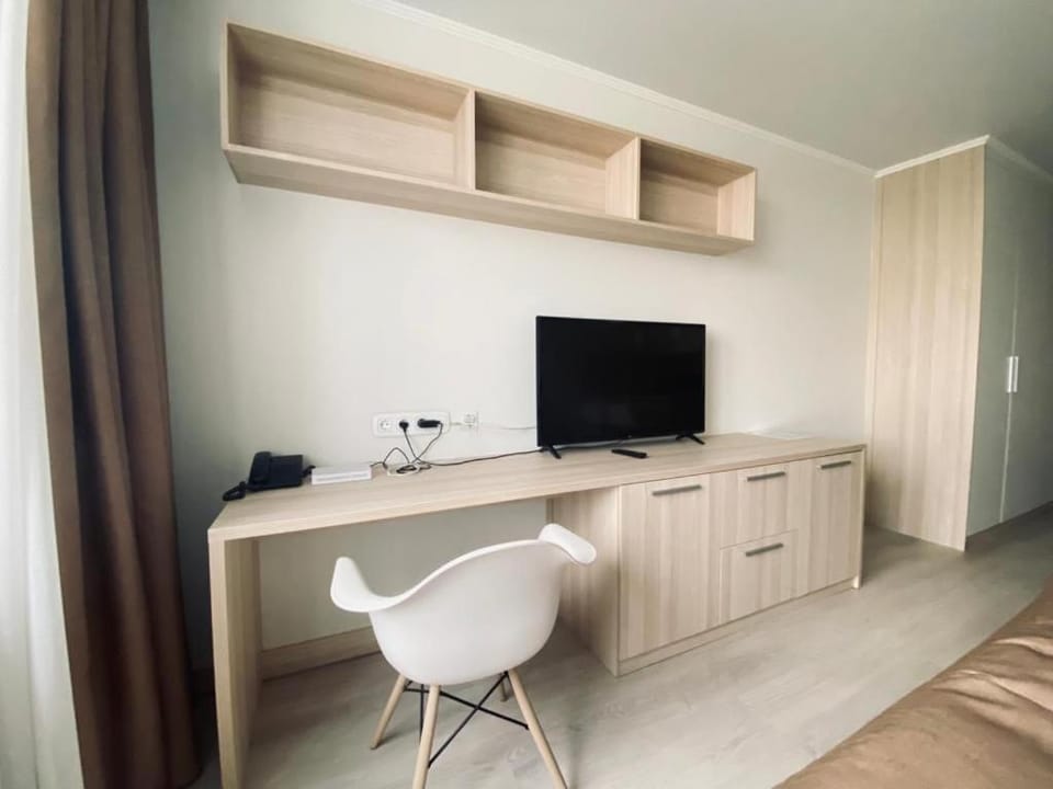 TV and multimedia, Photo of the whole room, hair dresser