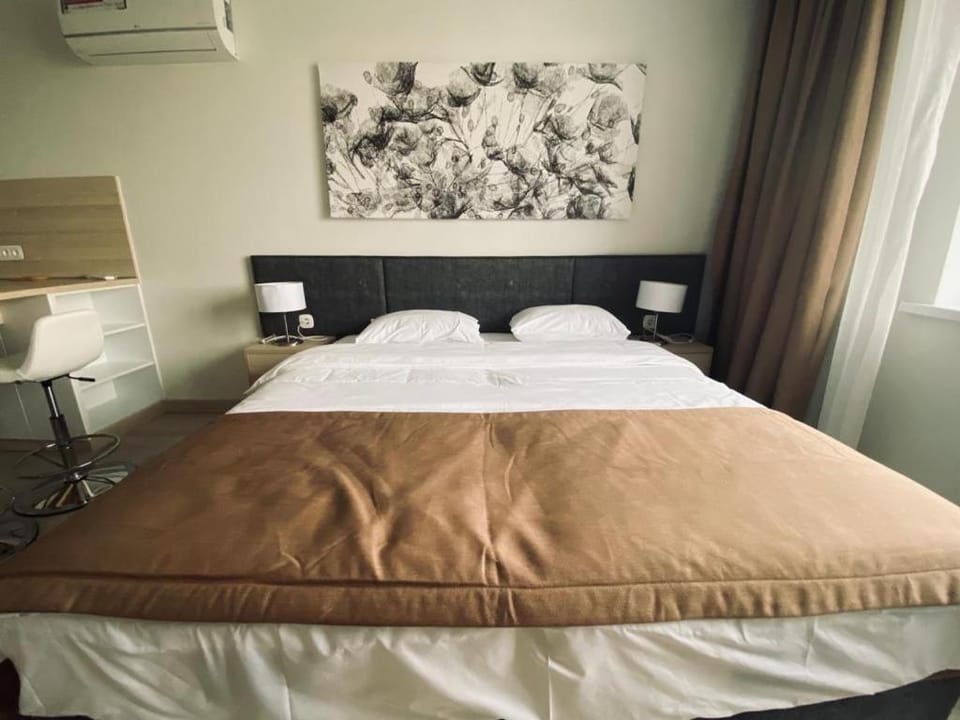 Bed, Bedroom, air conditioner