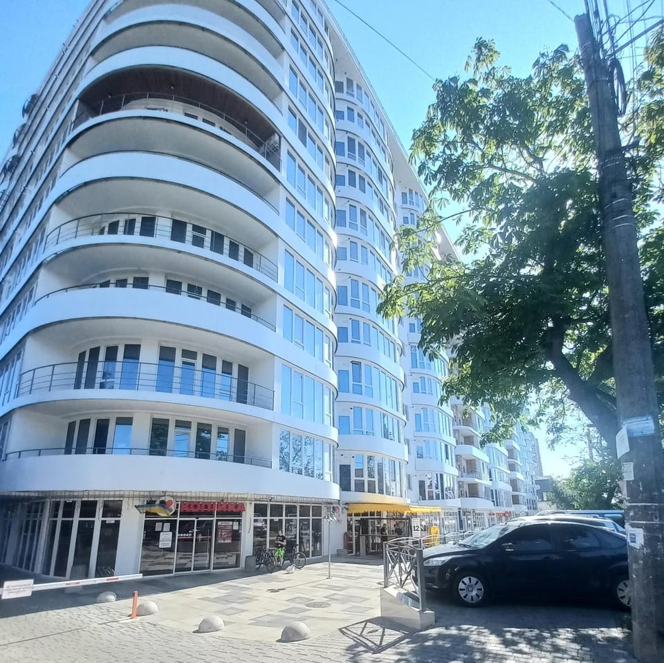 Property building, Street view