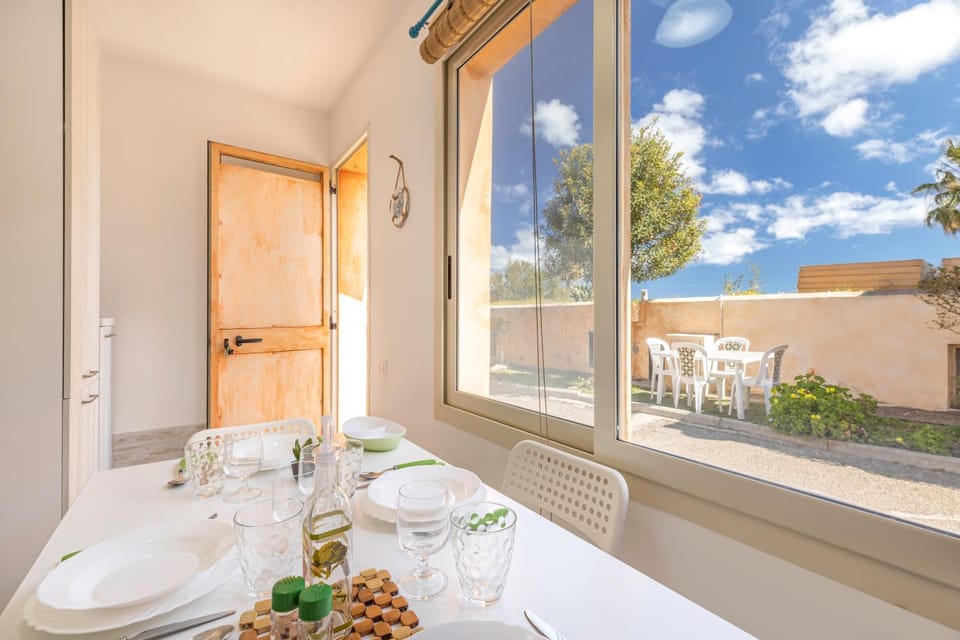 Patio, Day, Natural landscape, View (from property/room), Balcony/Terrace, Food and drinks, Dining area, Food