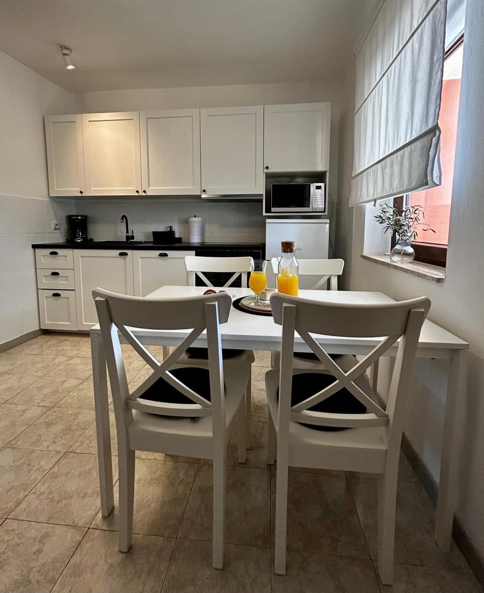 Coffee/tea facilities, Kitchen or kitchenette, Dining area, dishwasher, minibar, pet friendly, stove, toaster