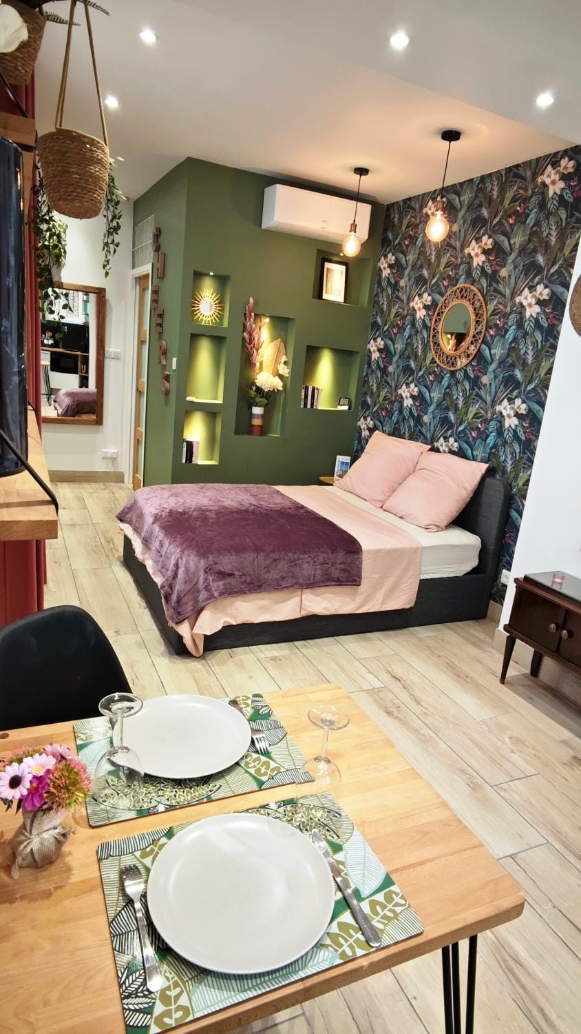 Bed, Photo of the whole room