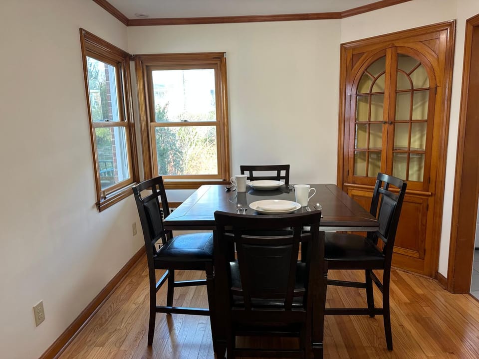 J2 Pleasant Queens Size room near St. Peter's hospital & New Brunswick Downtown Vacation rental in New Brunswick