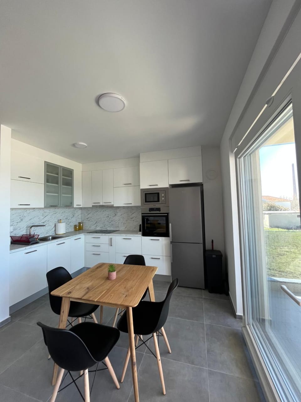Kitchen or kitchenette, Dining area, dishwasher, pet friendly, stove