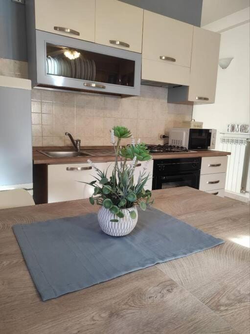 Sweet Lake Suite Apartment in Arona