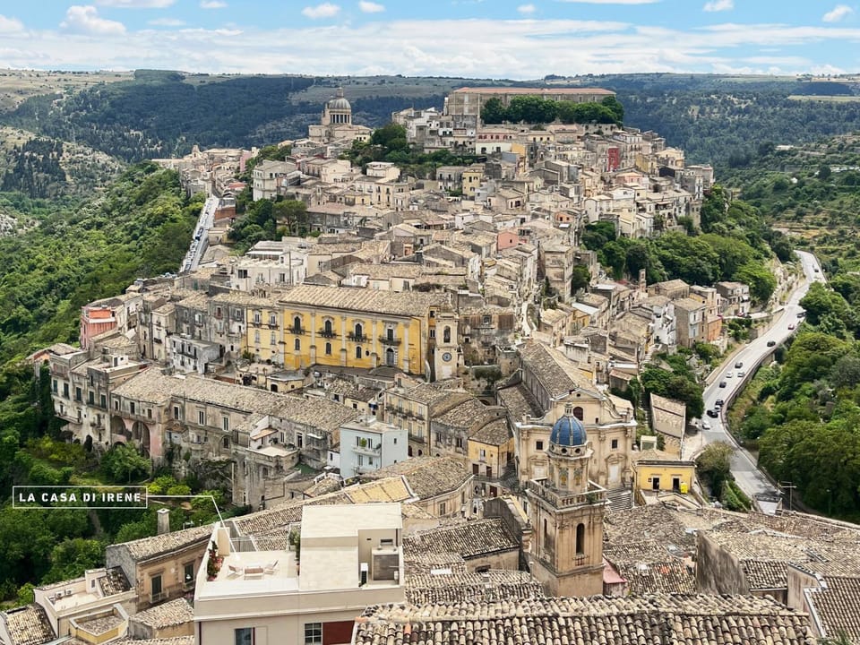 Nearby landmark, Day, Natural landscape, Bird's eye view, City view, Landmark view, Mountain view, Location