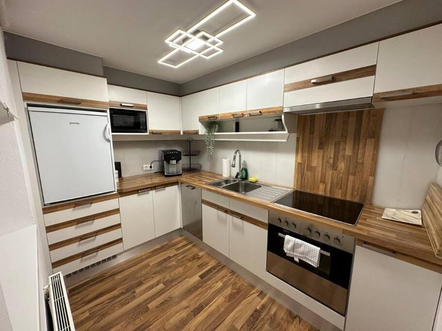 Coffee/tea facilities, Kitchen or kitchenette, dishwasher