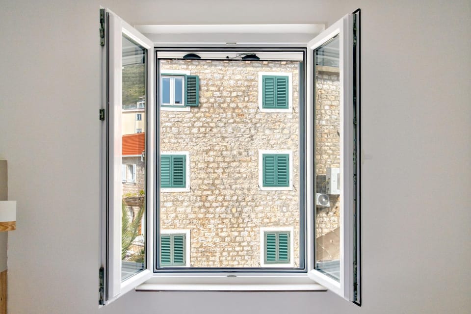 Symphony Apartments Street View Apartment in Budva Municipality