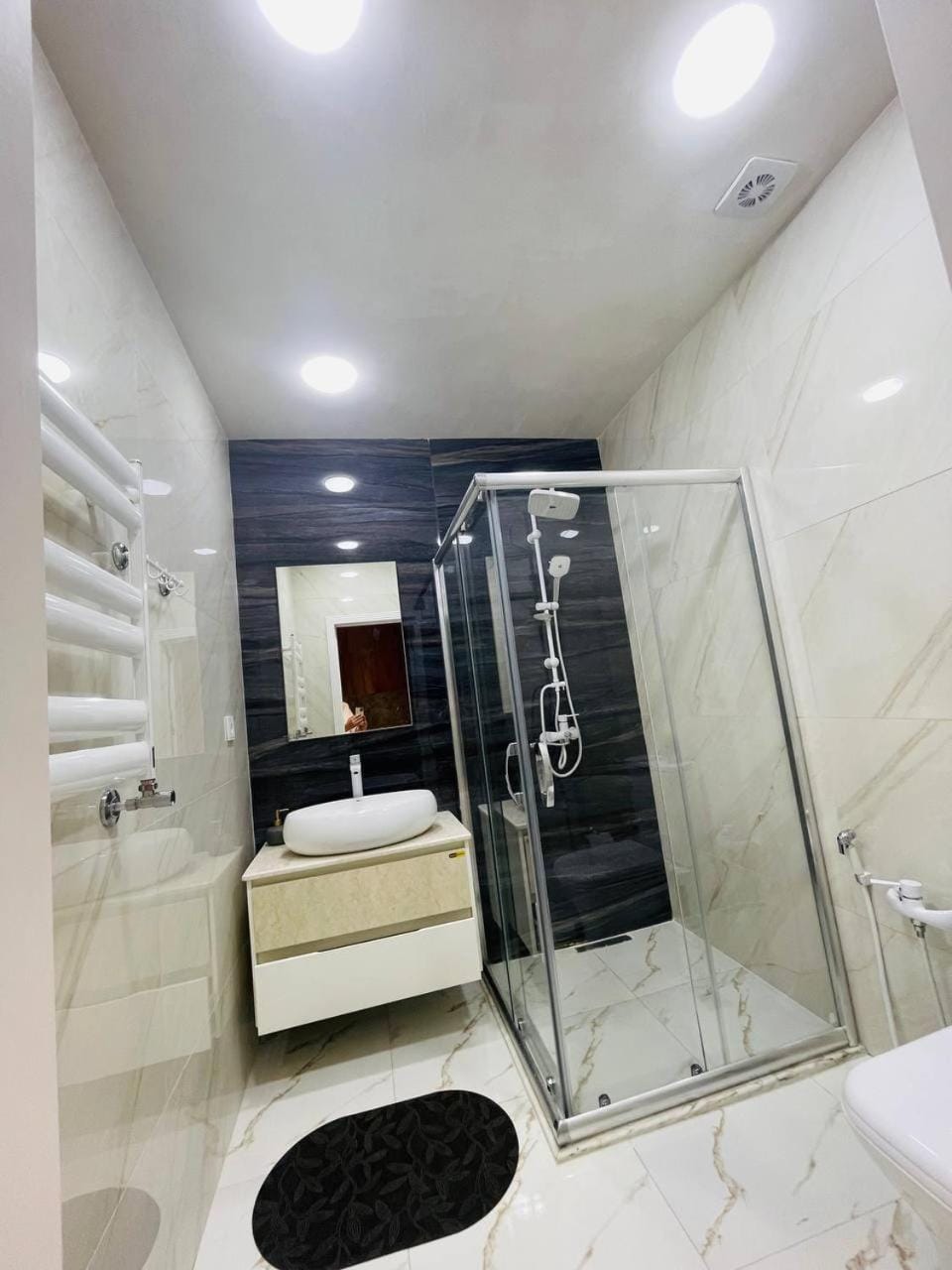 Shower, Toilet, Bath