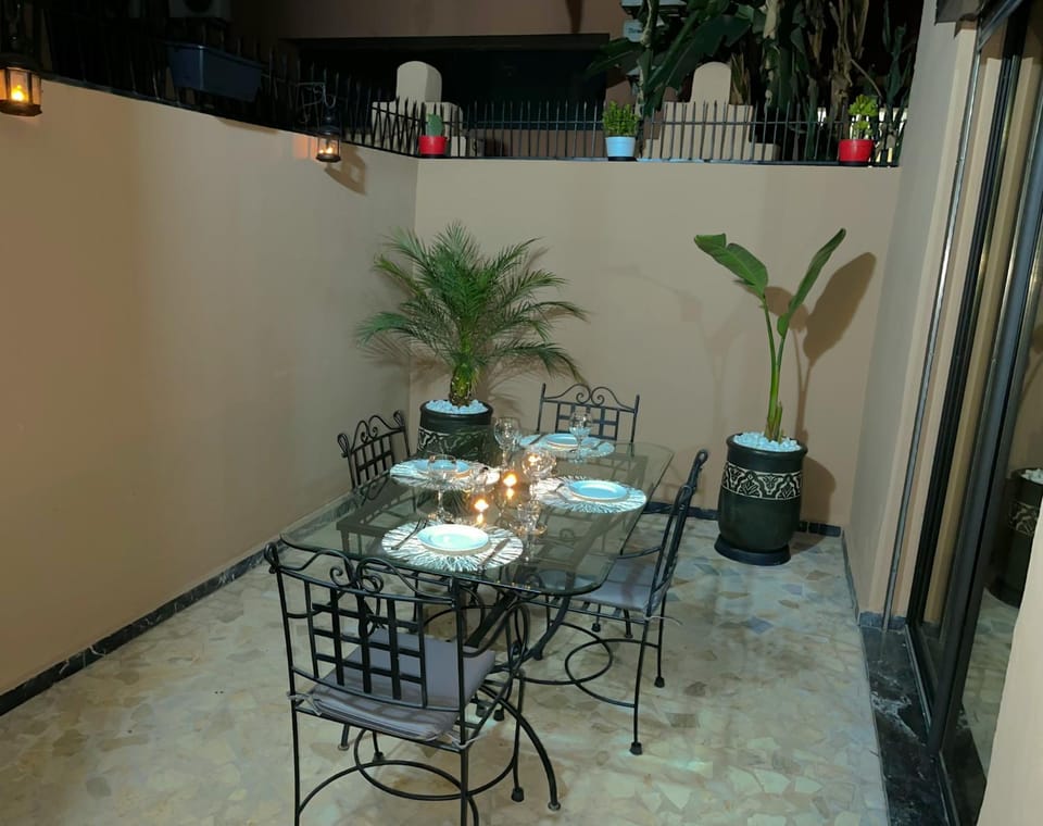 Patio, Dining area