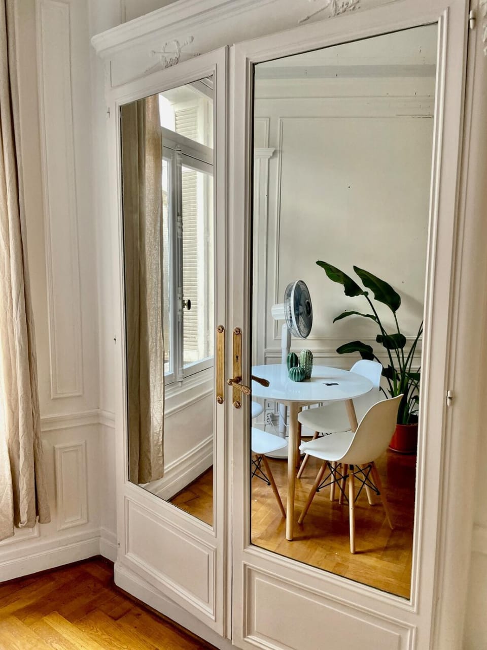 A Luxurious Apartment with AC on Promenade des Anglais Apartment in Nice
