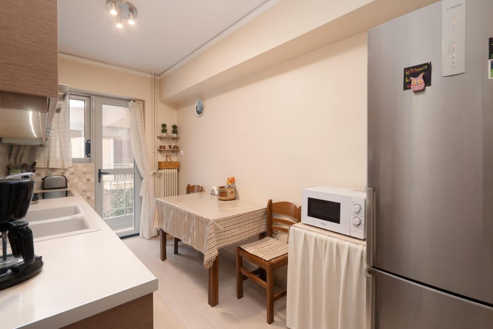 Dining area, kitchen