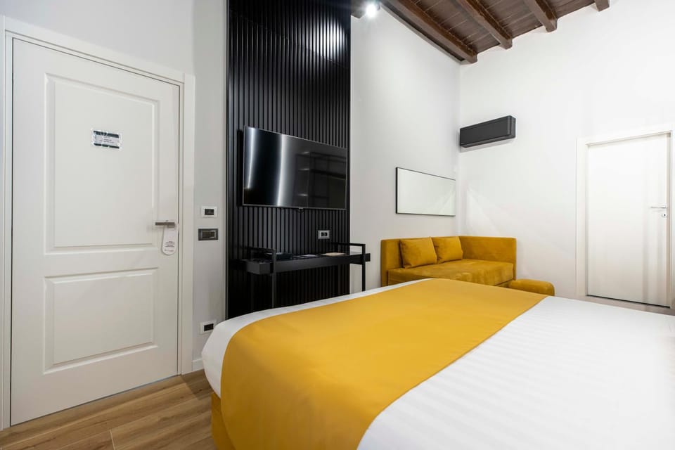 Communal lounge/ TV room, Bed, TV and multimedia, Photo of the whole room, Bedroom, wardrobe, air conditioner
