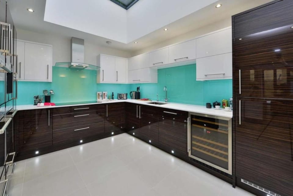 Central London Luxury 4 Bed Home Apartment in London Borough of Islington