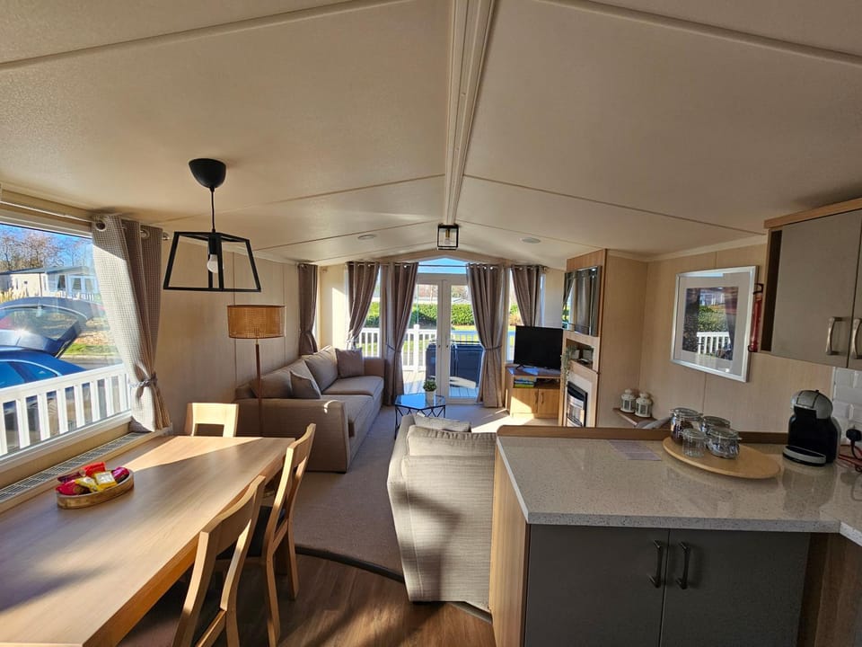Beautiful caravan near Edinburgh nr 14 Campground/ 
RV Resort in Scotland