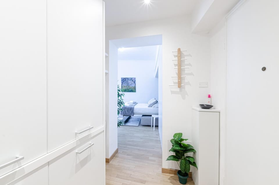 Bedroom, kitchen