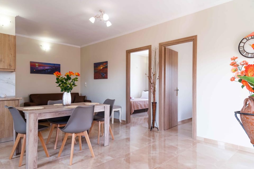 TV and multimedia, Living room, Seating area, Dining area, air conditioner